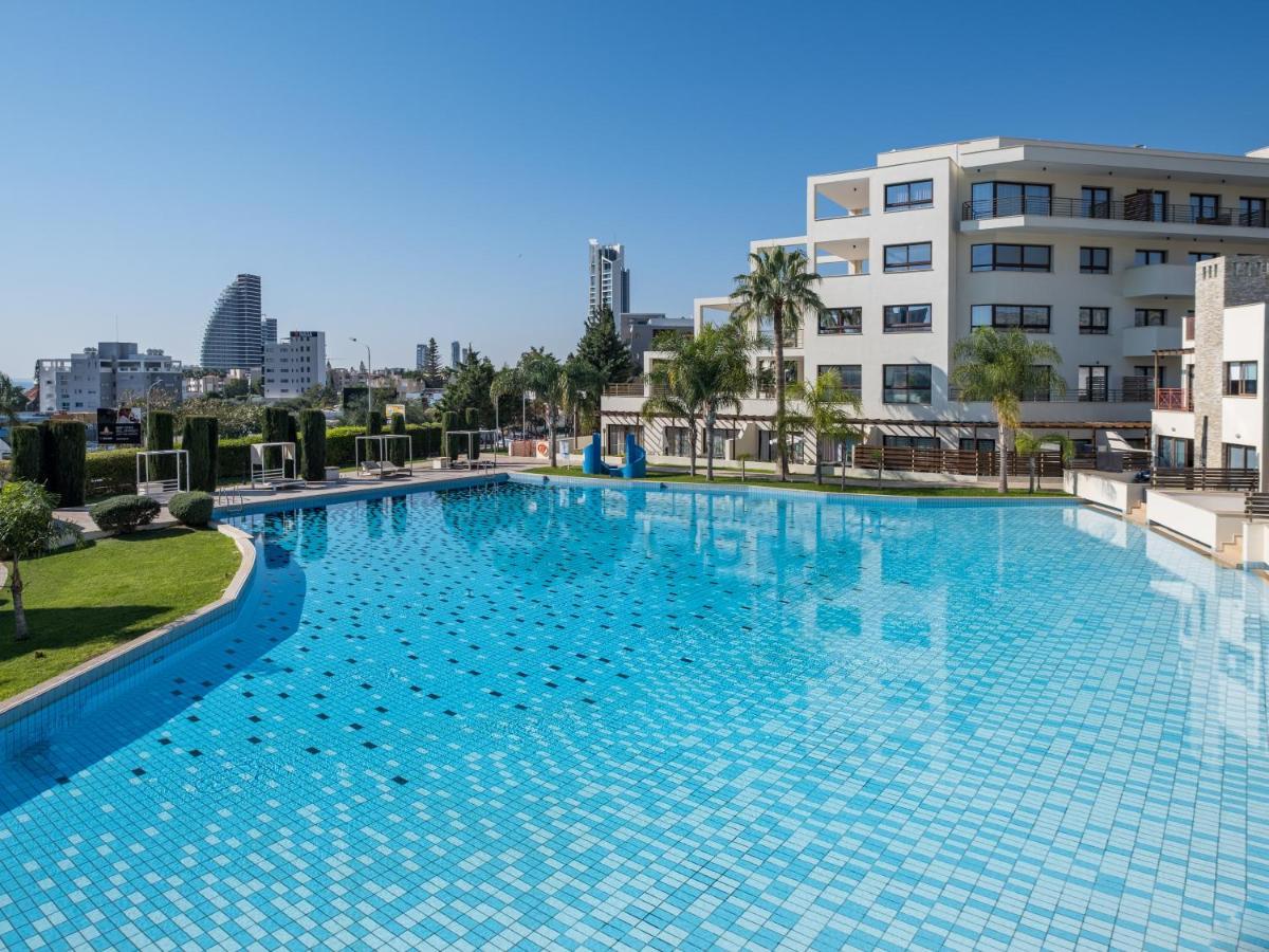 לימסול Sanders Aqua Park Resort - Precious 3-Bedroom Holiday Home With Shared Pool מראה חיצוני תמונה