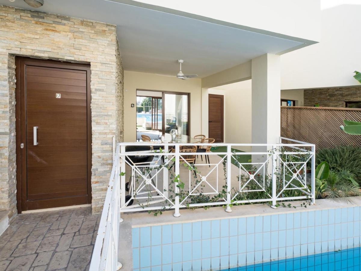 לימסול Sanders Aqua Park Resort - Precious 3-Bedroom Holiday Home With Shared Pool מראה חיצוני תמונה